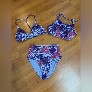 LULULEMON See the Sea Swim Set (2 Tops and 1 Bottom)